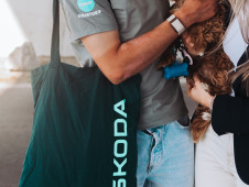 Jasper Philipsen met Lulu en Škoda