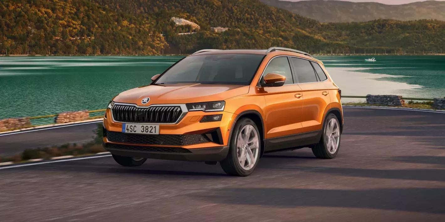 Skoda Karoq SUV oranje exterieur voorkant