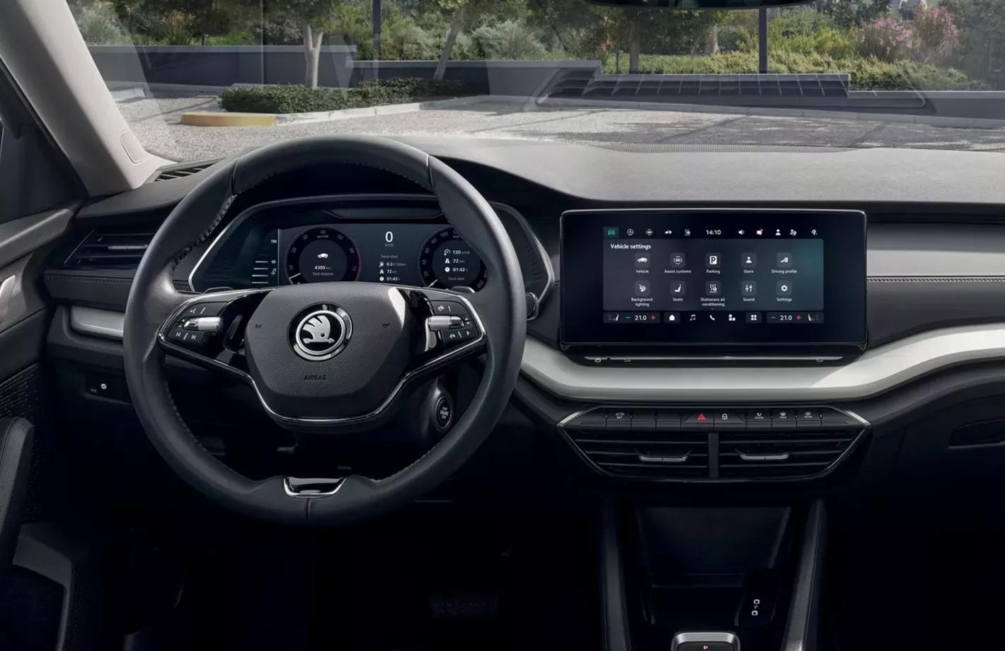 skoda octavia interieur infotainment en stuur