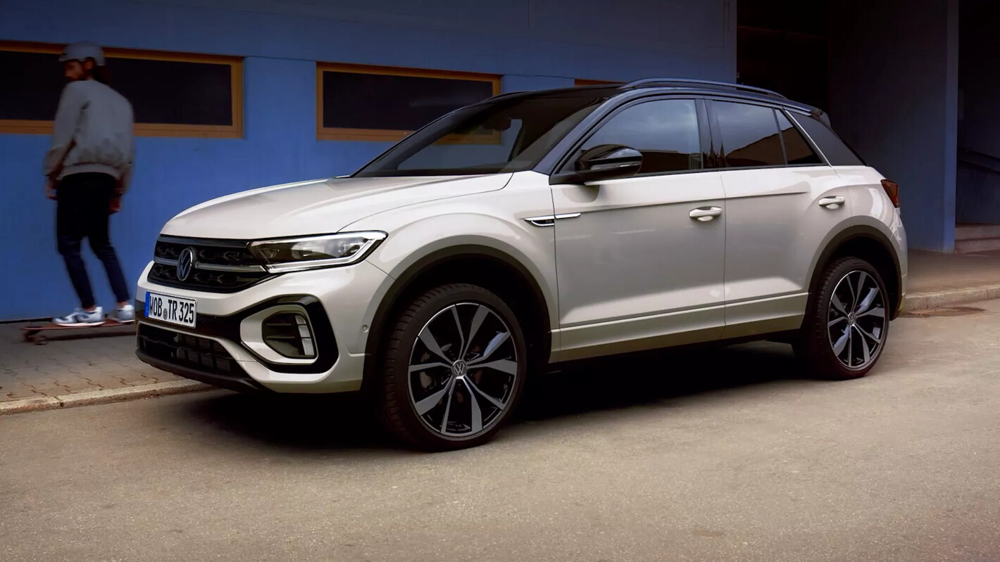 Grijze Volkswagen T-Roc met zwart dak