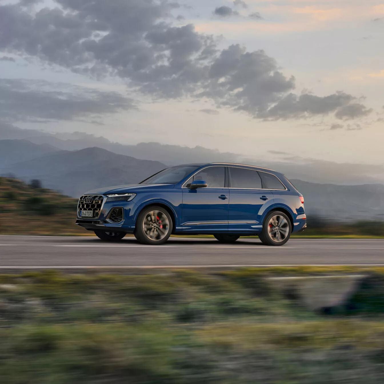 Audi Q7 SUV exterieur blauw