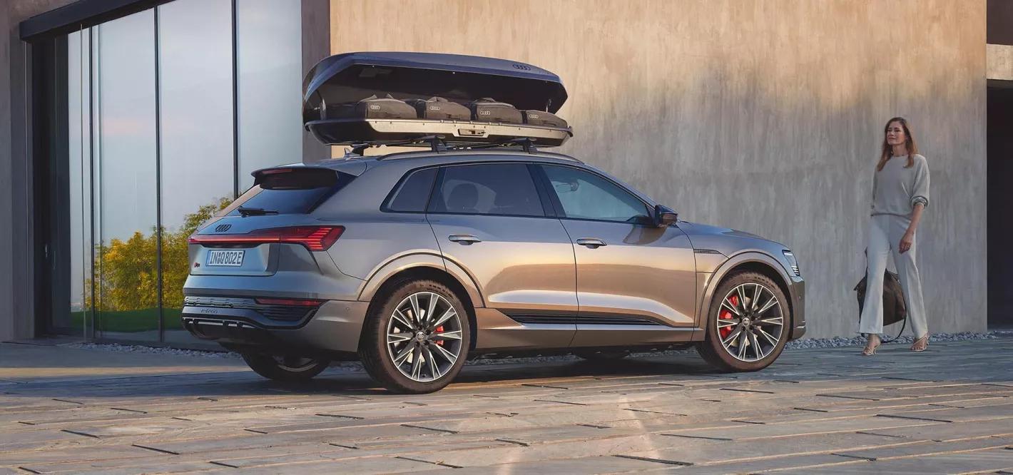 audi q8 exterieur grijs met obergruimte